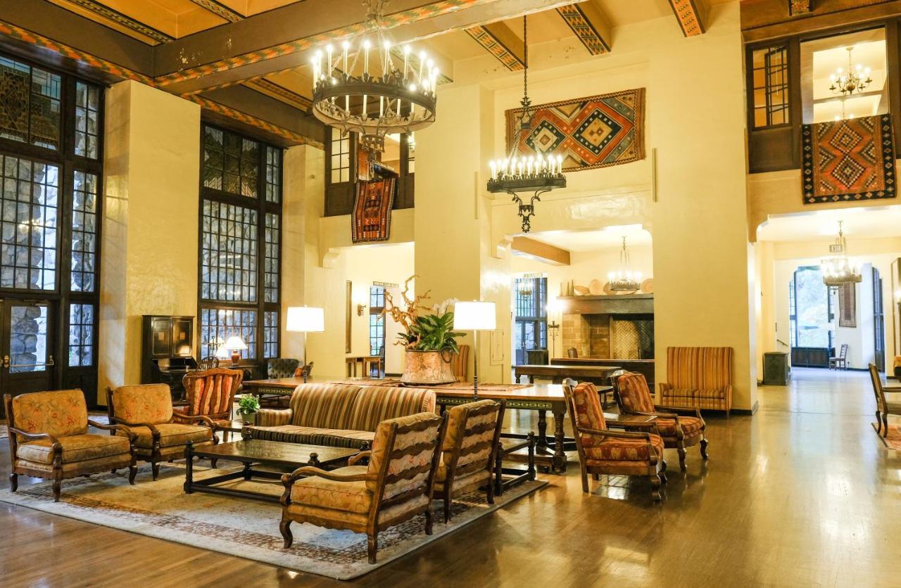Отель The Ahwahnee Йосемити-Виллидж Экстерьер фото